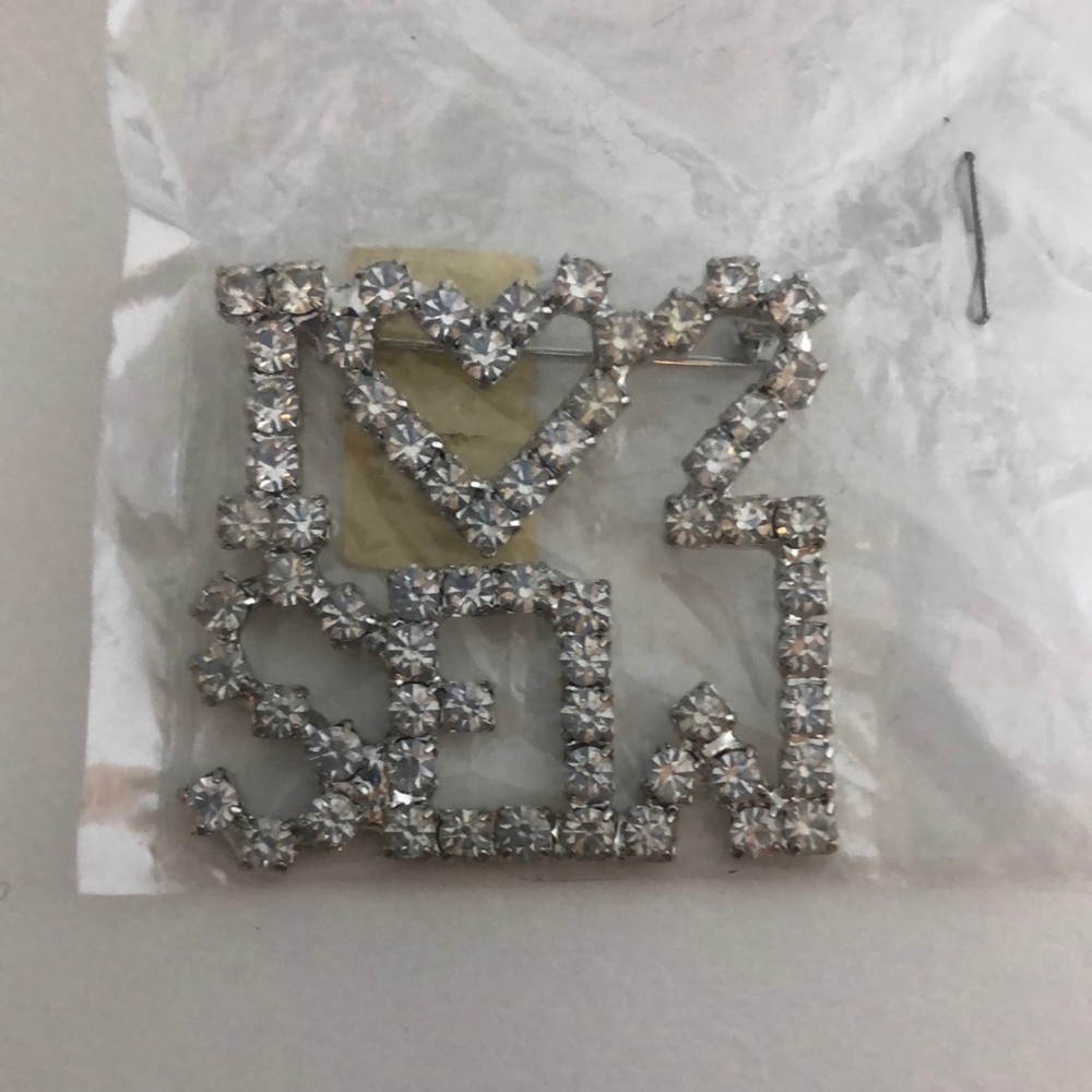 I 💗 2 Sew Rhinestone Brooch/Pin Crafts/Scrapbook